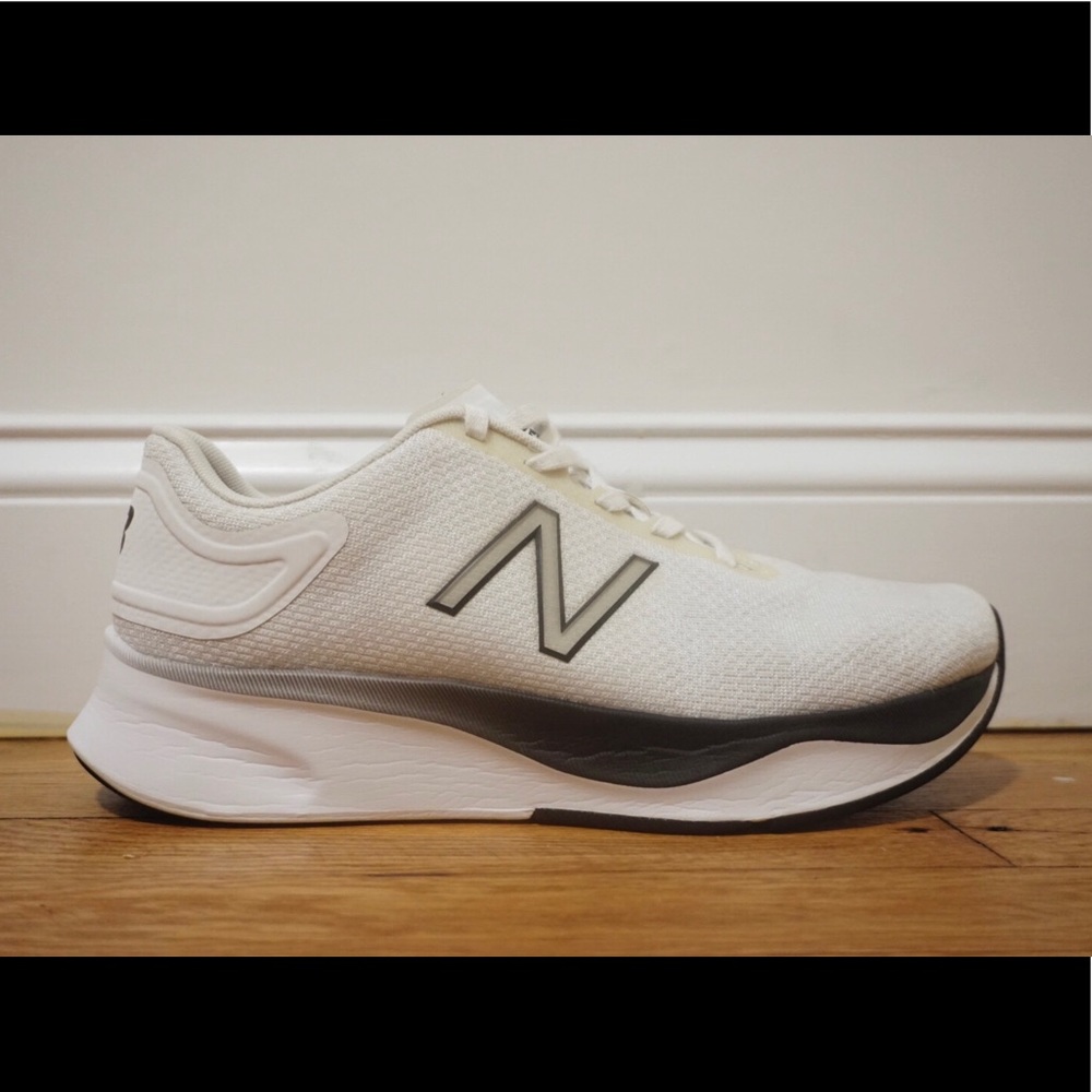 New Balance Street Runner sneakers – 9.5 2E Wide